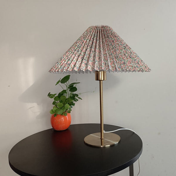 Retro Nostalgic Pleated Cloth Cover Umbrella Table Lamp