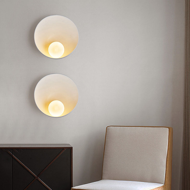 Modern Minimalist Round Iron Resin 1-Light Wall Sconce