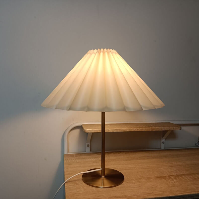 Retro Nostalgic Pleated Cloth Cover Umbrella Table Lamp