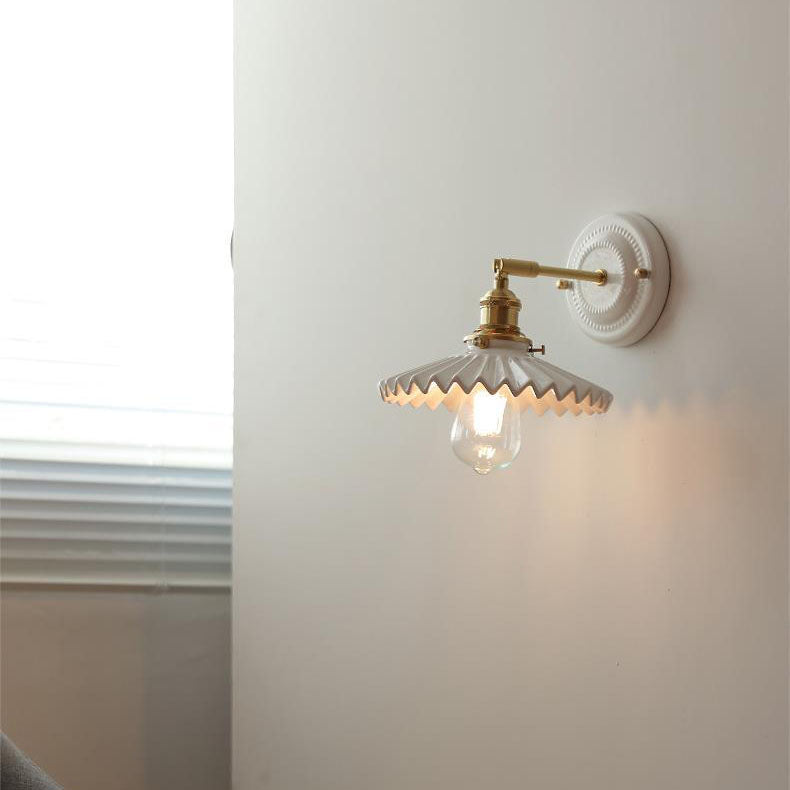 Traditional Vintage Round Ceramic Brass 1-Light Wall Sconce