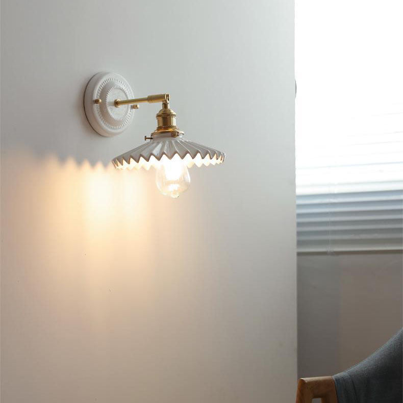 Traditional Vintage Round Ceramic Brass 1-Light Wall Sconce