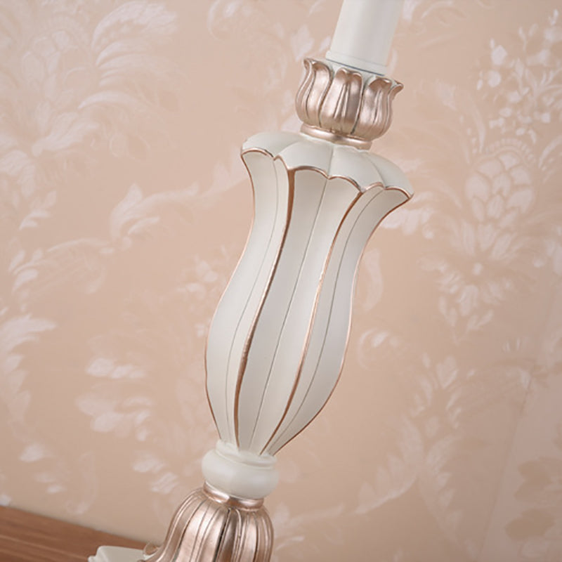 Traditional European Court Top Resin Fabric Table Lamp