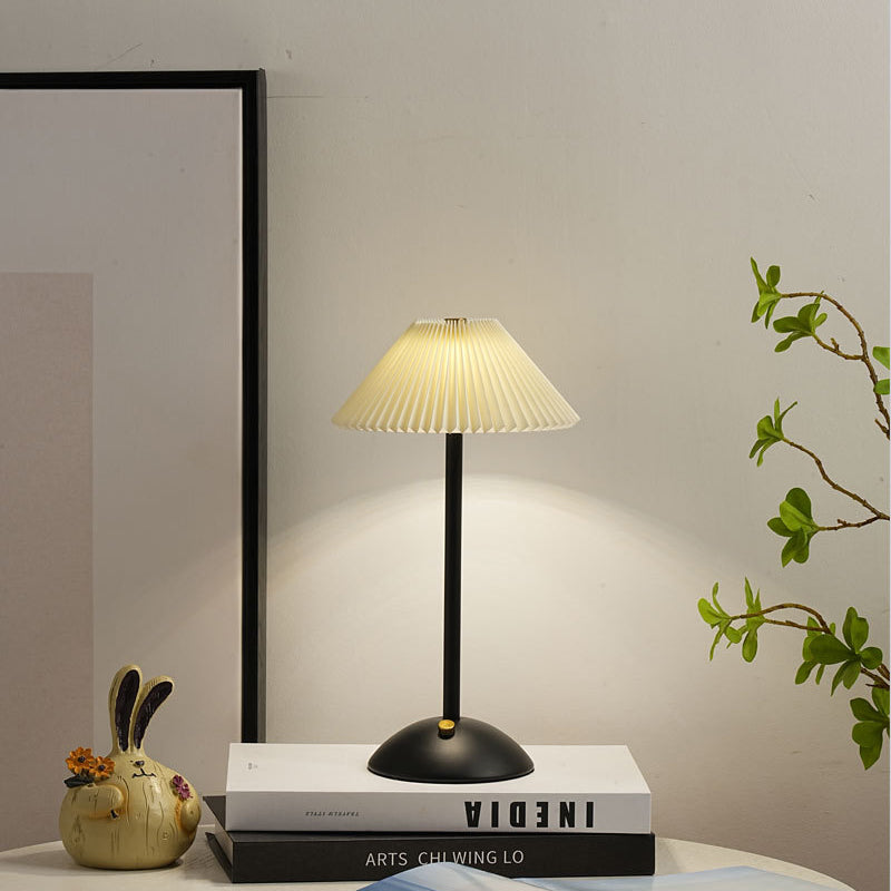 Scandinavian Rechargeable Table Lamp Iron Frame Table Lamp