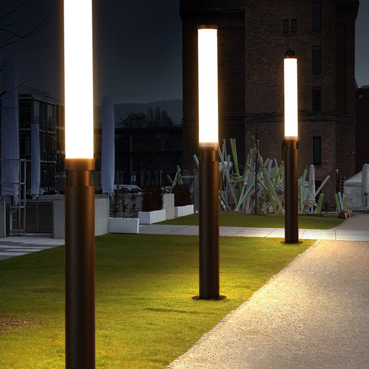 Chic Modern Black Outdoor Stake Light