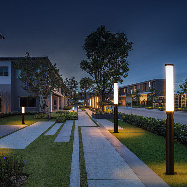Chic Modern Black Outdoor Stake Light