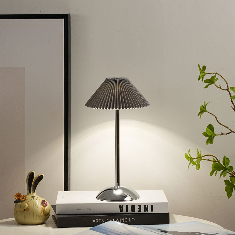 Scandinavian Rechargeable Table Lamp Iron Frame Table Lamp