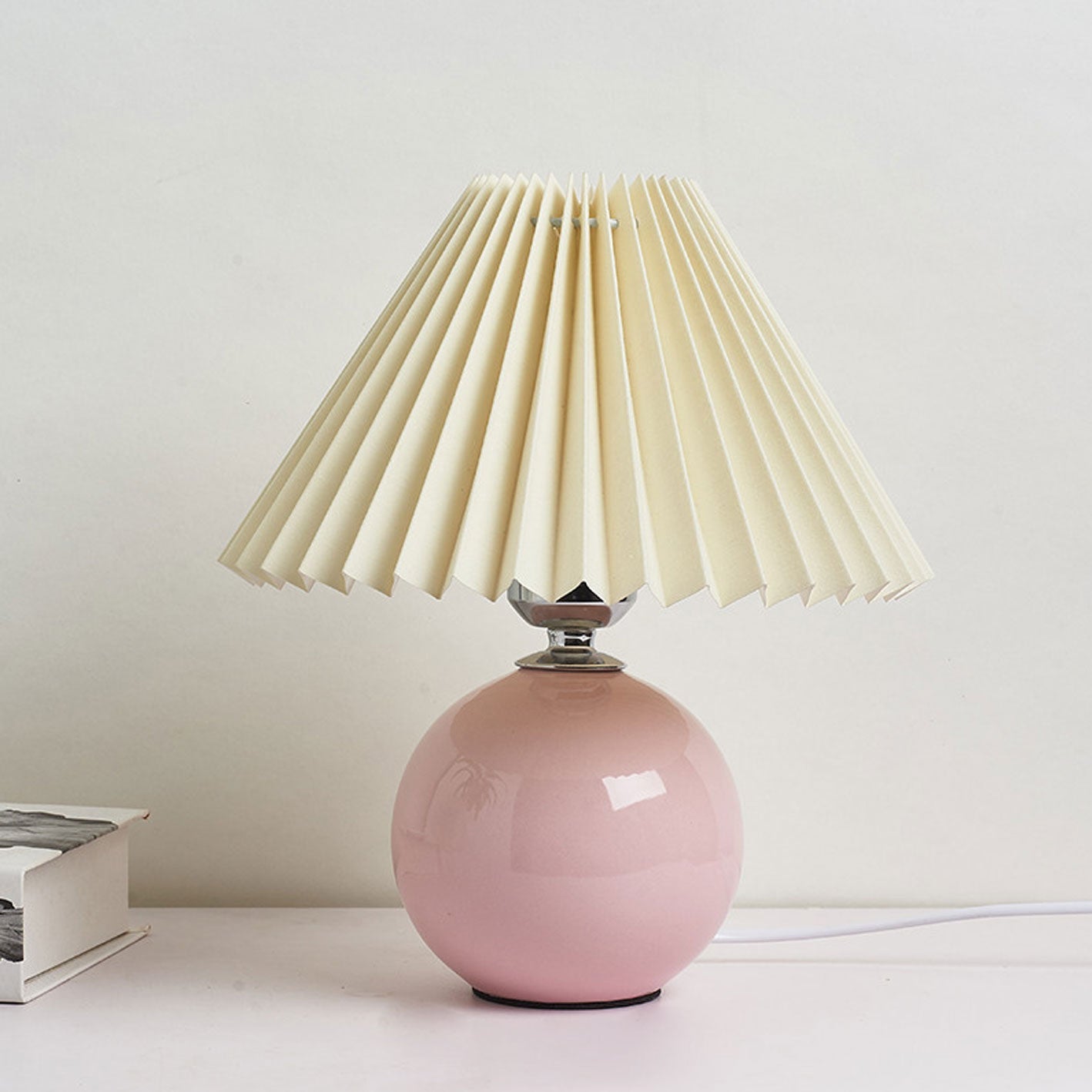 Nordic Minimalist Ceramic Pleated 1-Light Table Lamp
