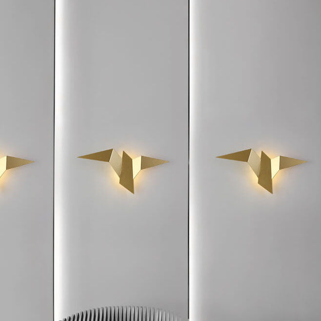 Modern Creative Flying Bird Metal 1-Light LED Wall Sconce
