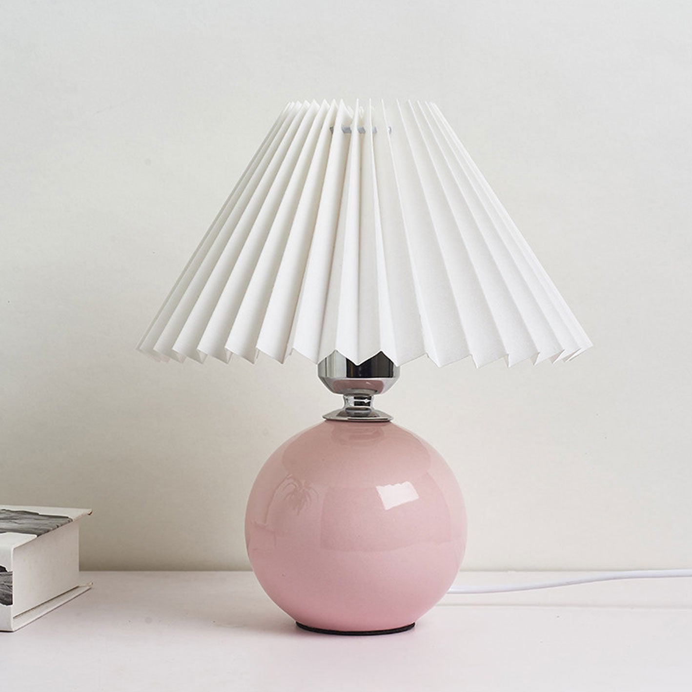 Nordic Minimalist Ceramic Pleated 1-Light Table Lamp