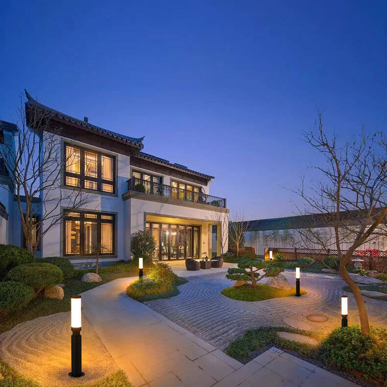 Chic Modern Black Outdoor Stake Light