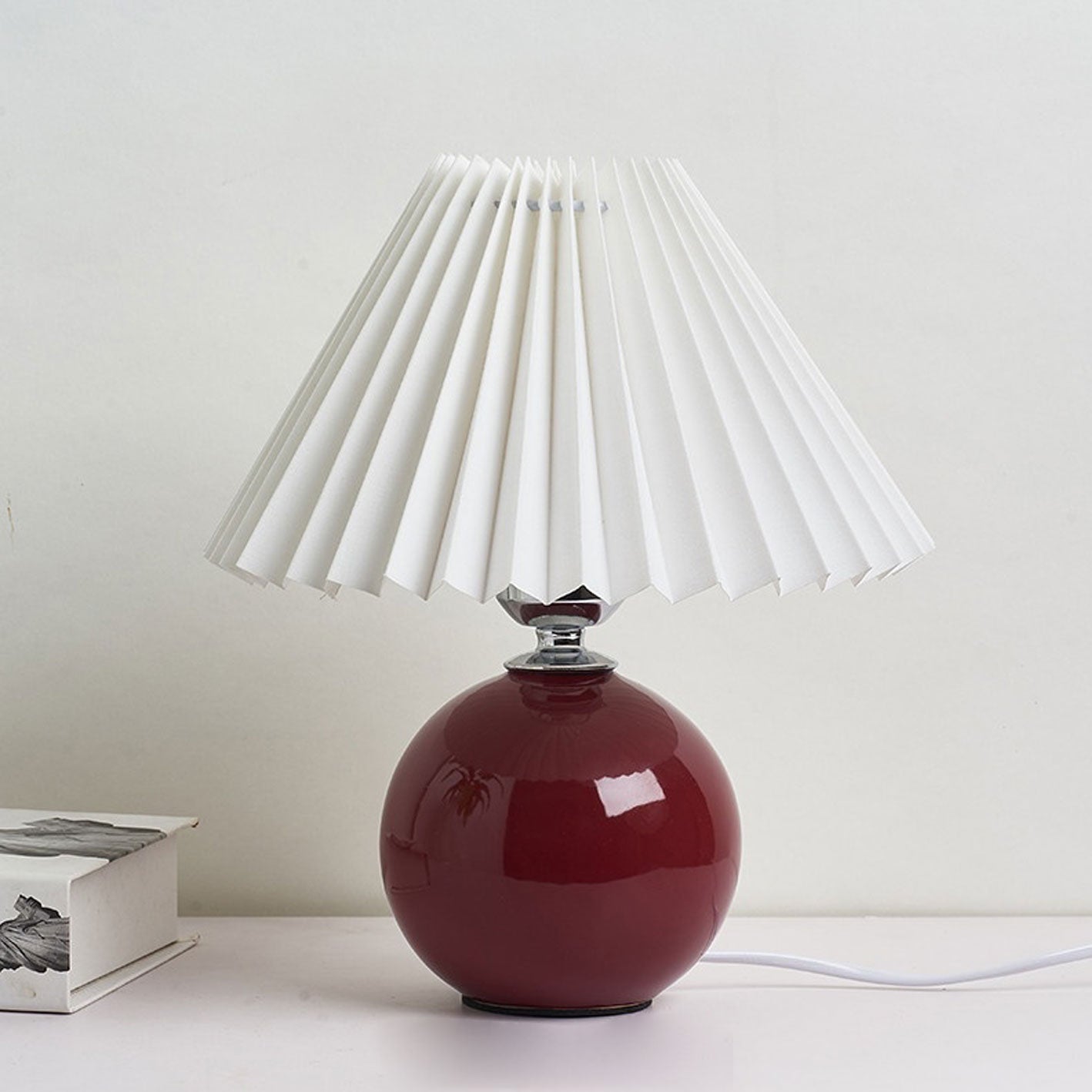 Nordic Minimalist Ceramic Pleated 1-Light Table Lamp