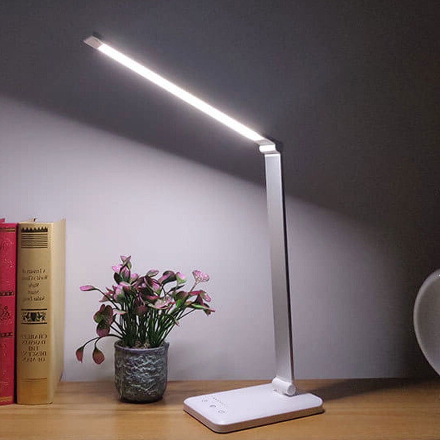 Simple Folding Wireless Rechargeable LED Eye Desk Lamp