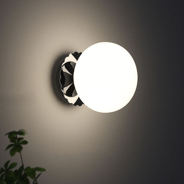 Modern Vintage Iron Glass Round Head Wall Sconce
