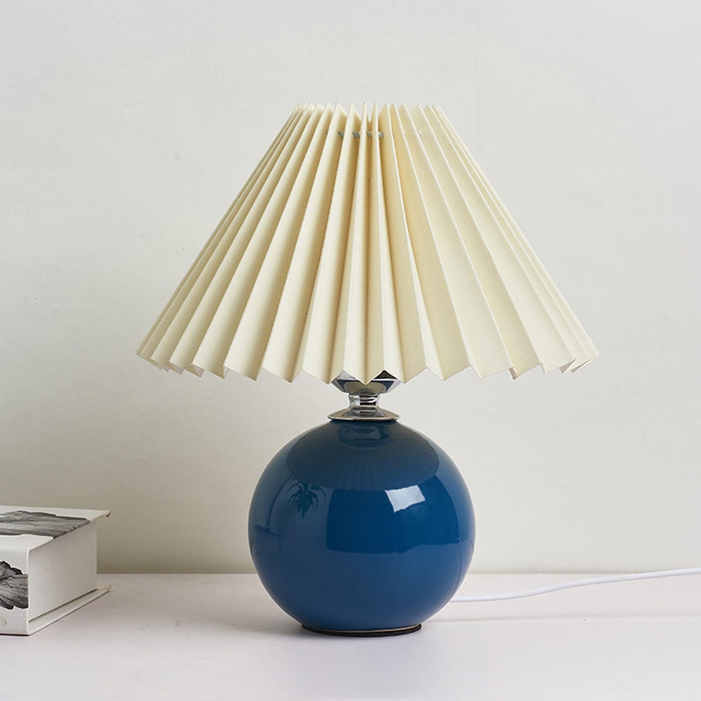 Nordic Minimalist Ceramic Pleated 1-Light Table Lamp