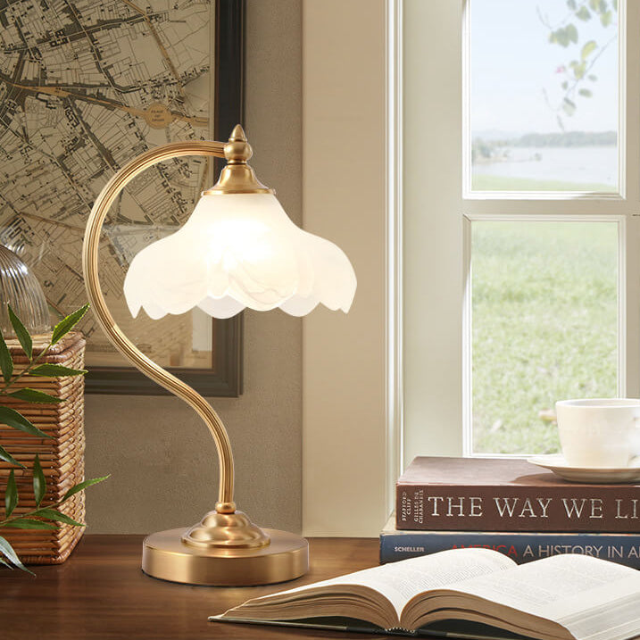 Elegant Vintage Round Copper Glass Petal Shade Table Lamp