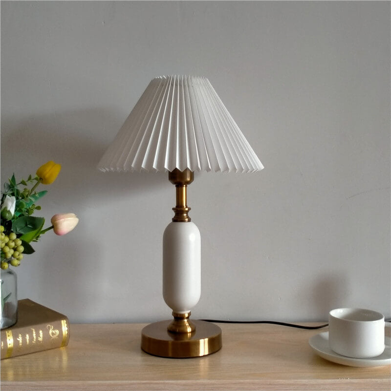 Elegant Traditional French-Style Round Table Table Lamp