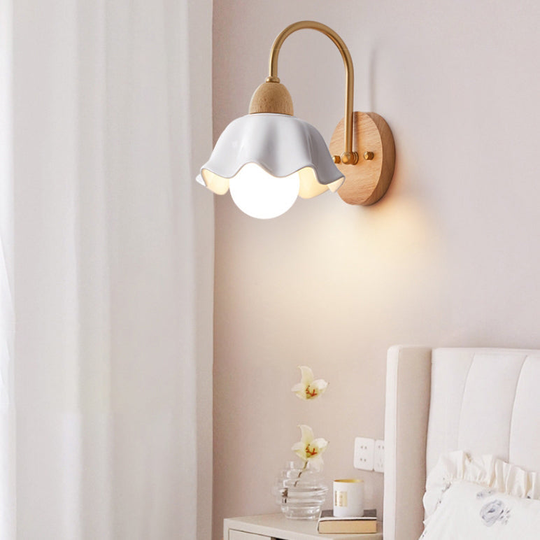 Contemporary Creative Wood Ceramic Flower Shade Wall Sconce
