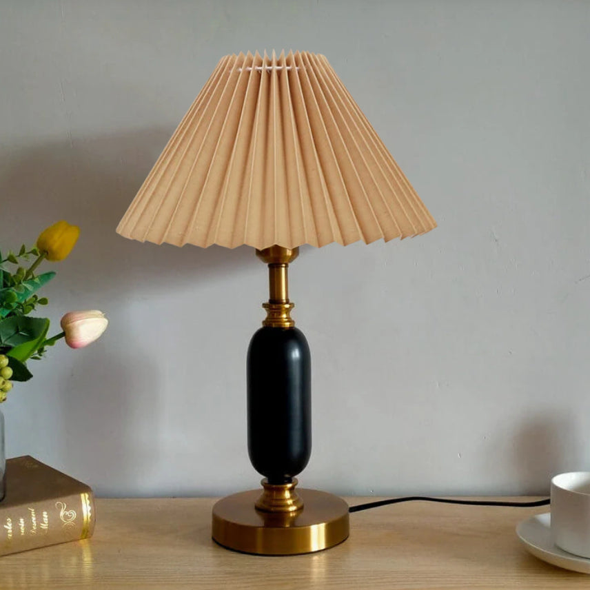 Elegant Traditional French-Style Round Table Table Lamp