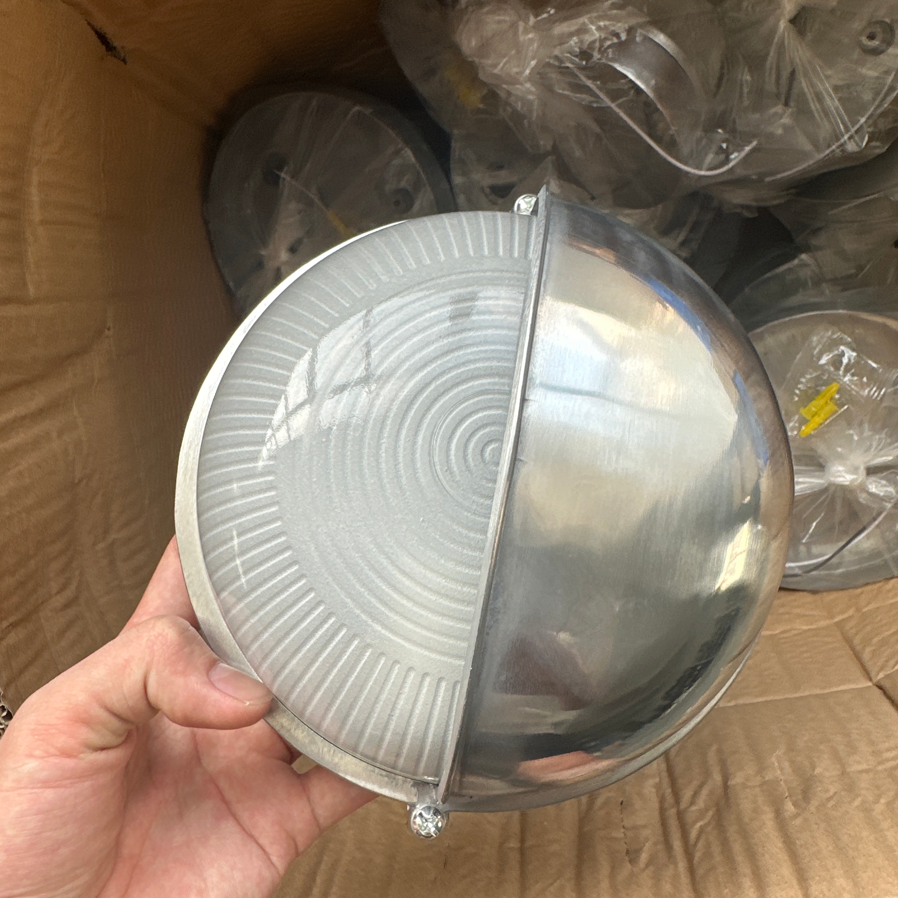 Contemporary Industrial Waterproof Aluminum Glass Wall Sconce