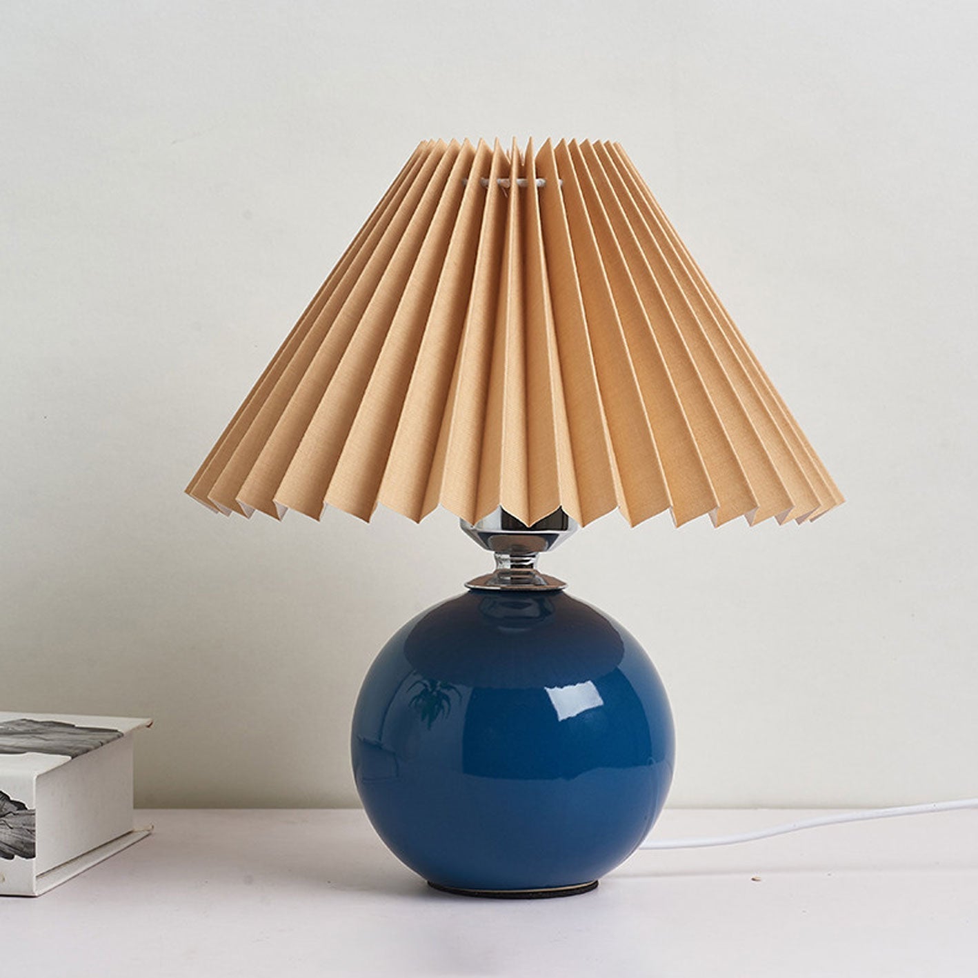 Nordic Minimalist Ceramic Pleated 1-Light Table Lamp