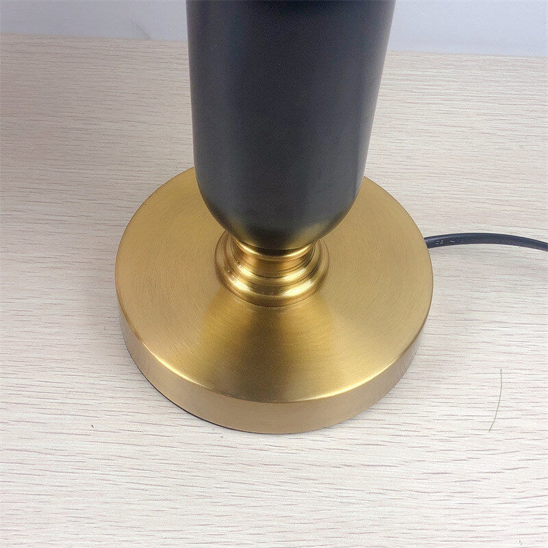 Elegant Traditional French-Style Round Table Table Lamp