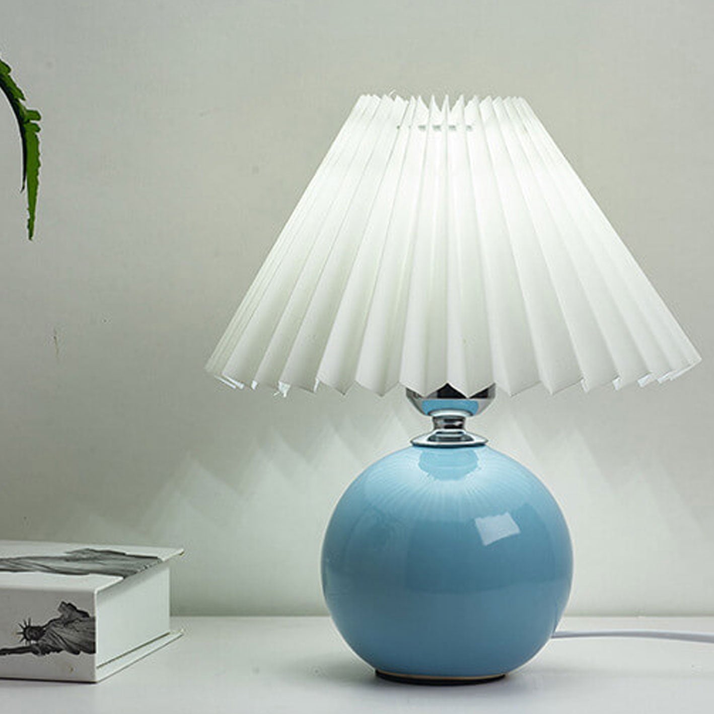 Nordic Minimalist Ceramic Pleated 1-Light Table Lamp