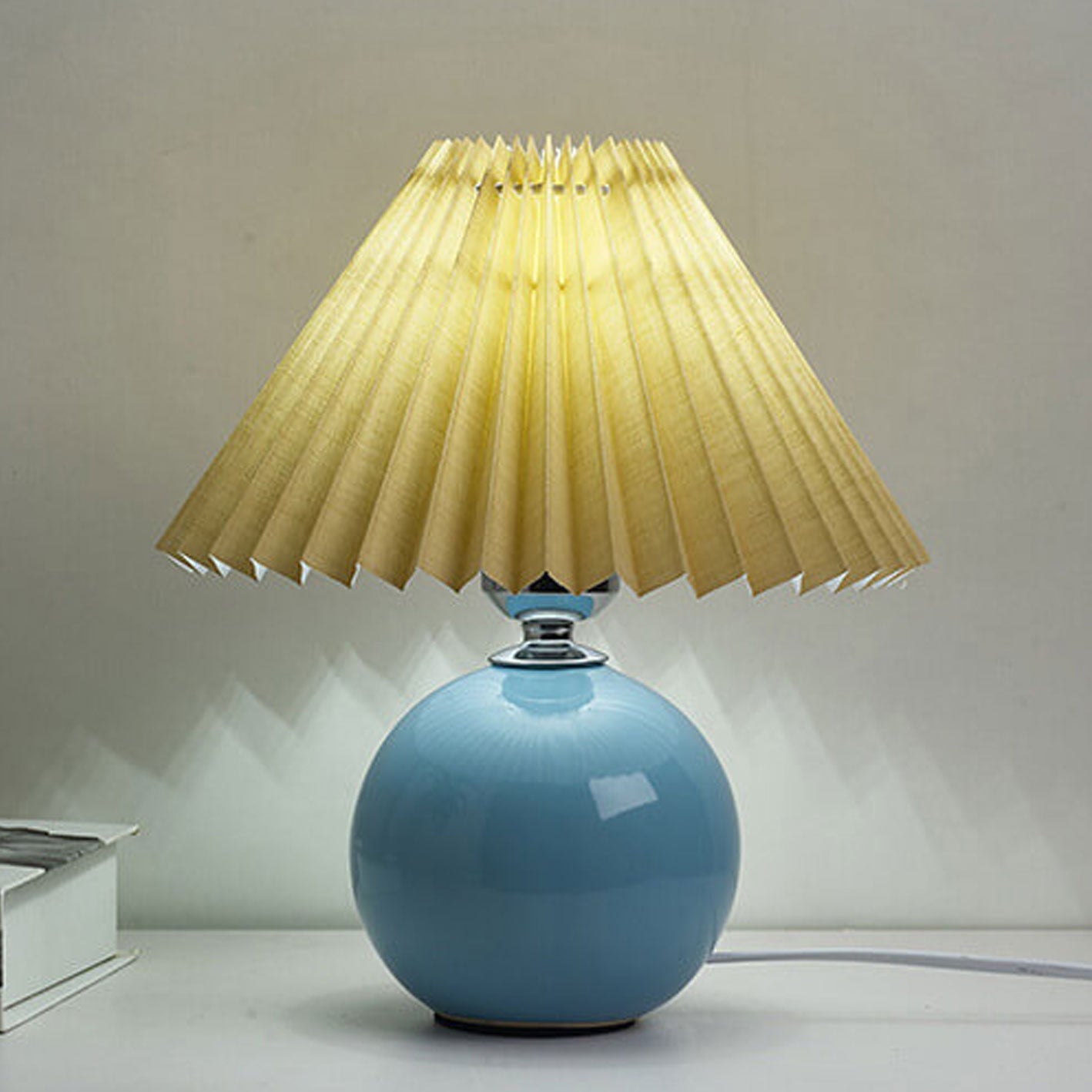 Nordic Minimalist Ceramic Pleated 1-Light Table Lamp
