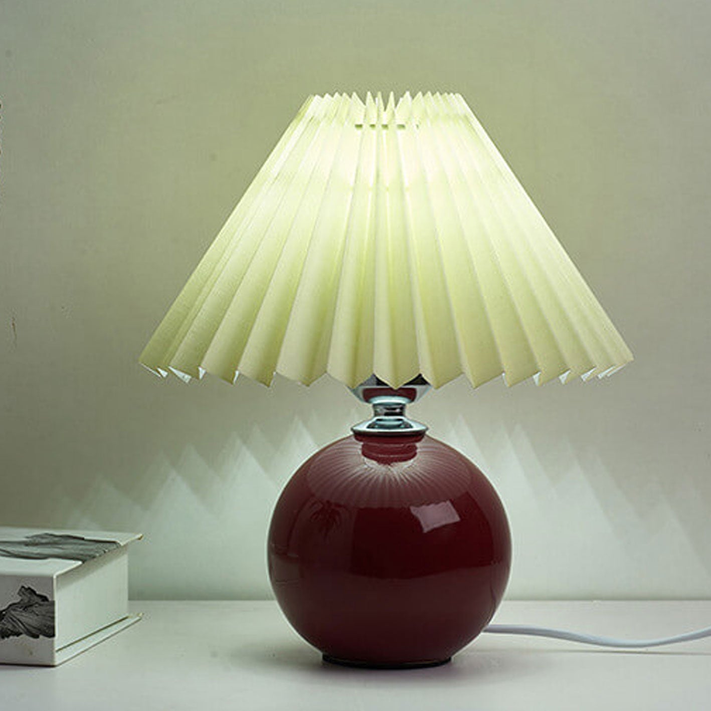 Nordic Minimalist Ceramic Pleated 1-Light Table Lamp