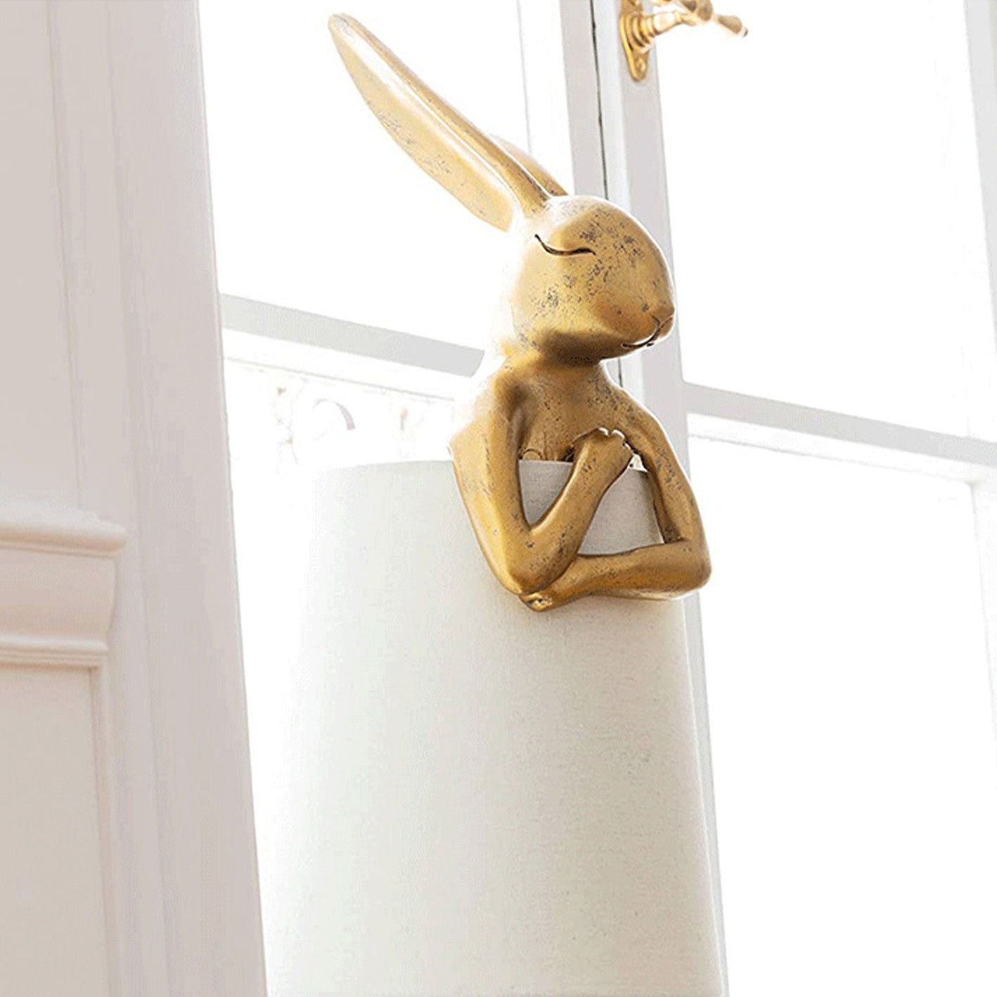 Nordic Apron Rabbit Resin 1-Light Table Lamp