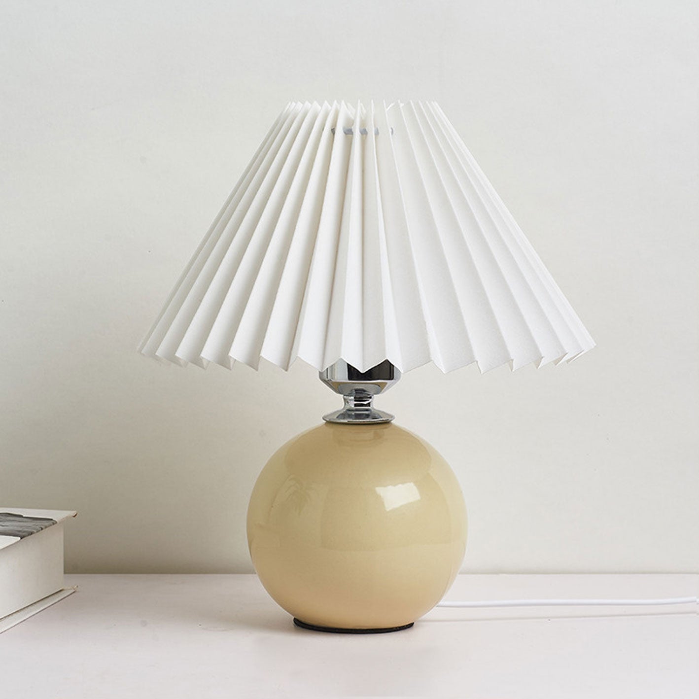 Nordic Minimalist Ceramic Pleated 1-Light Table Lamp