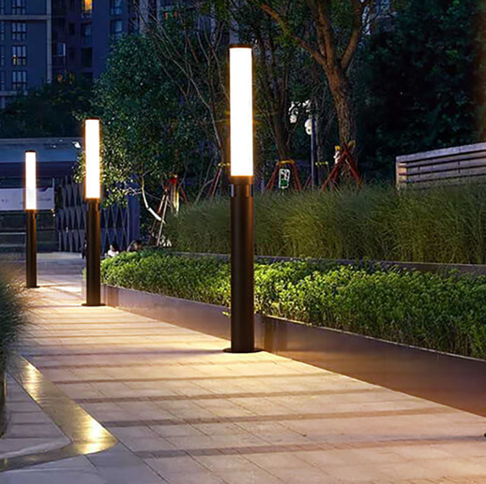 Chic Modern Black Outdoor Stake Light