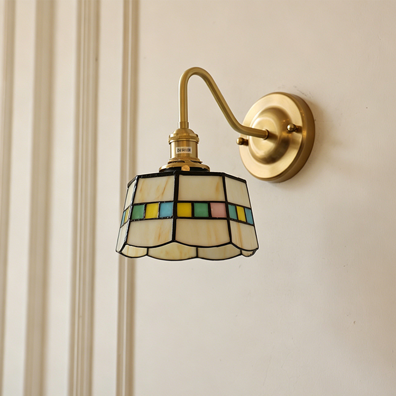 Traditional Tiffany Round Copper Glass 1-Light Wall Sconce