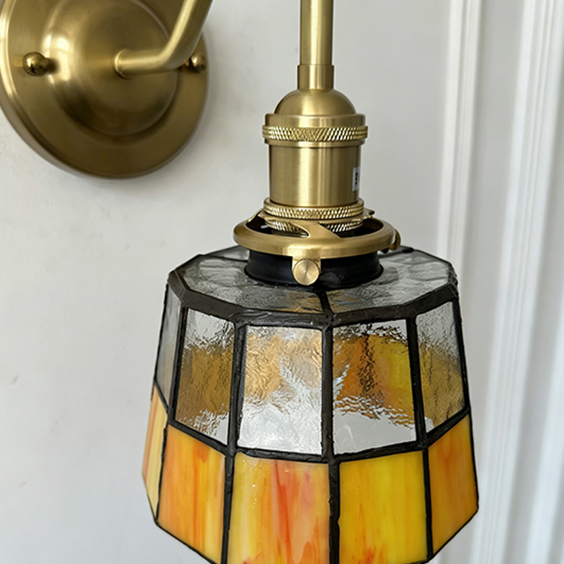 Traditional Tiffany Round Copper Glass 1-Light Wall Sconce