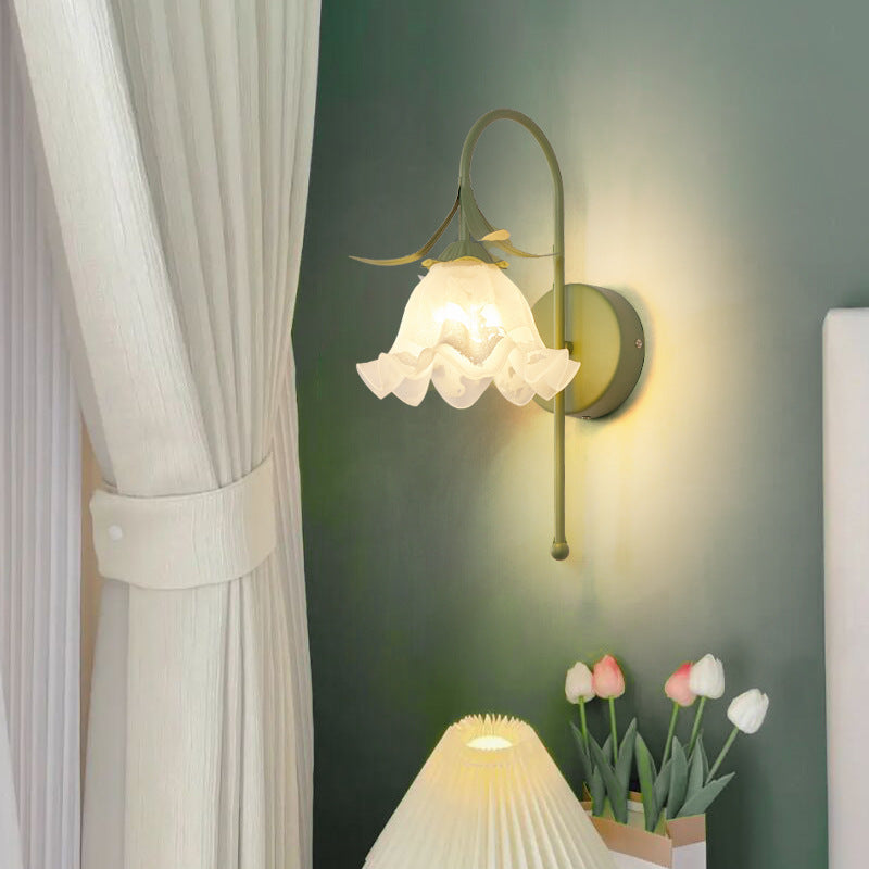 Contemporary Retro Flower Iron Glass 1-Light Wall Sconce
