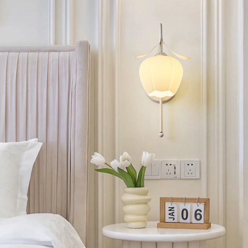 Contemporary Retro Flower Iron Glass 1-Light Wall Sconce