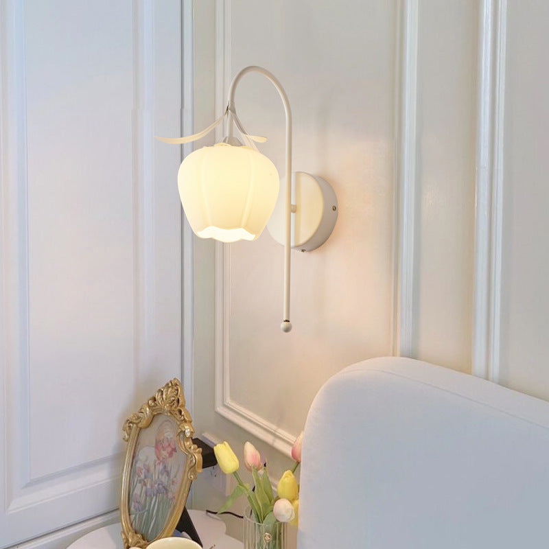 Contemporary Retro Flower Iron Glass 1-Light Wall Sconce