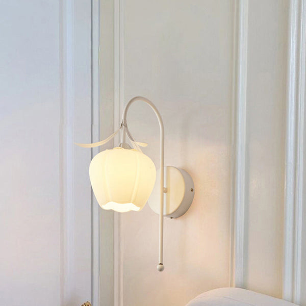 Contemporary Retro Flower Iron Glass 1-Light Wall Sconce