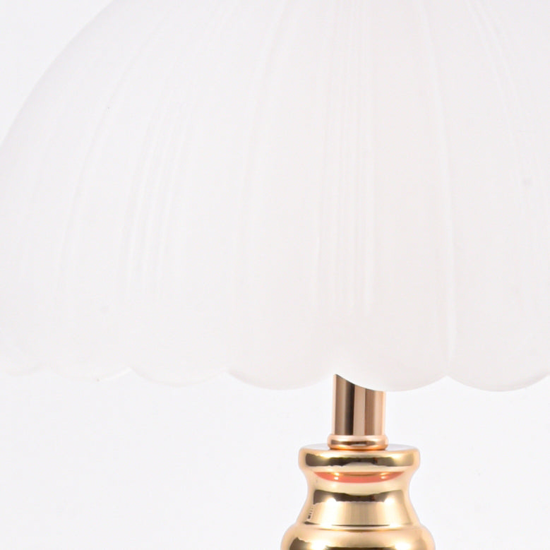 Nordic Contemporary Half-Dome Flower Globe Table Table Lamp