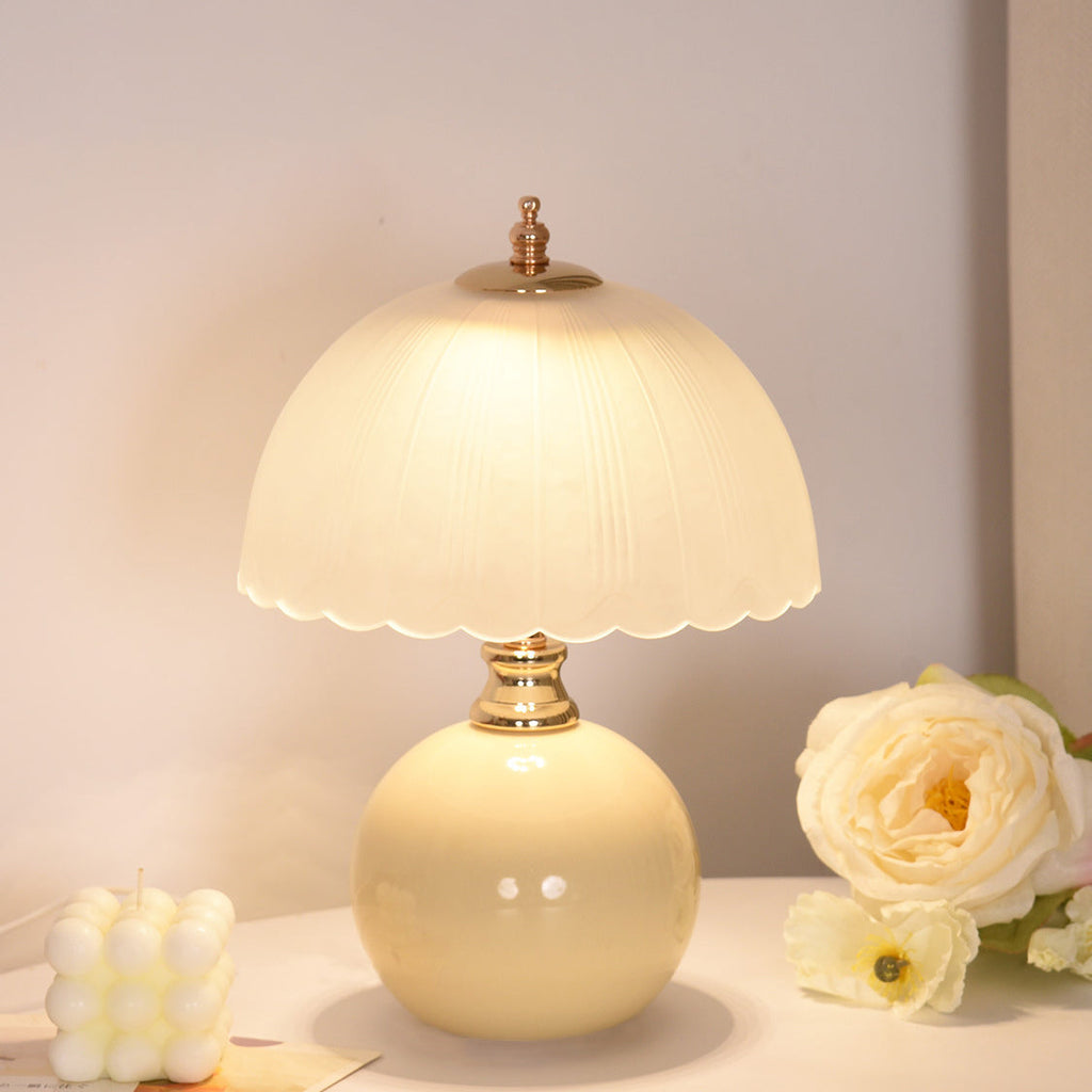 Nordic Contemporary Half-Dome Flower Globe Table Table Lamp