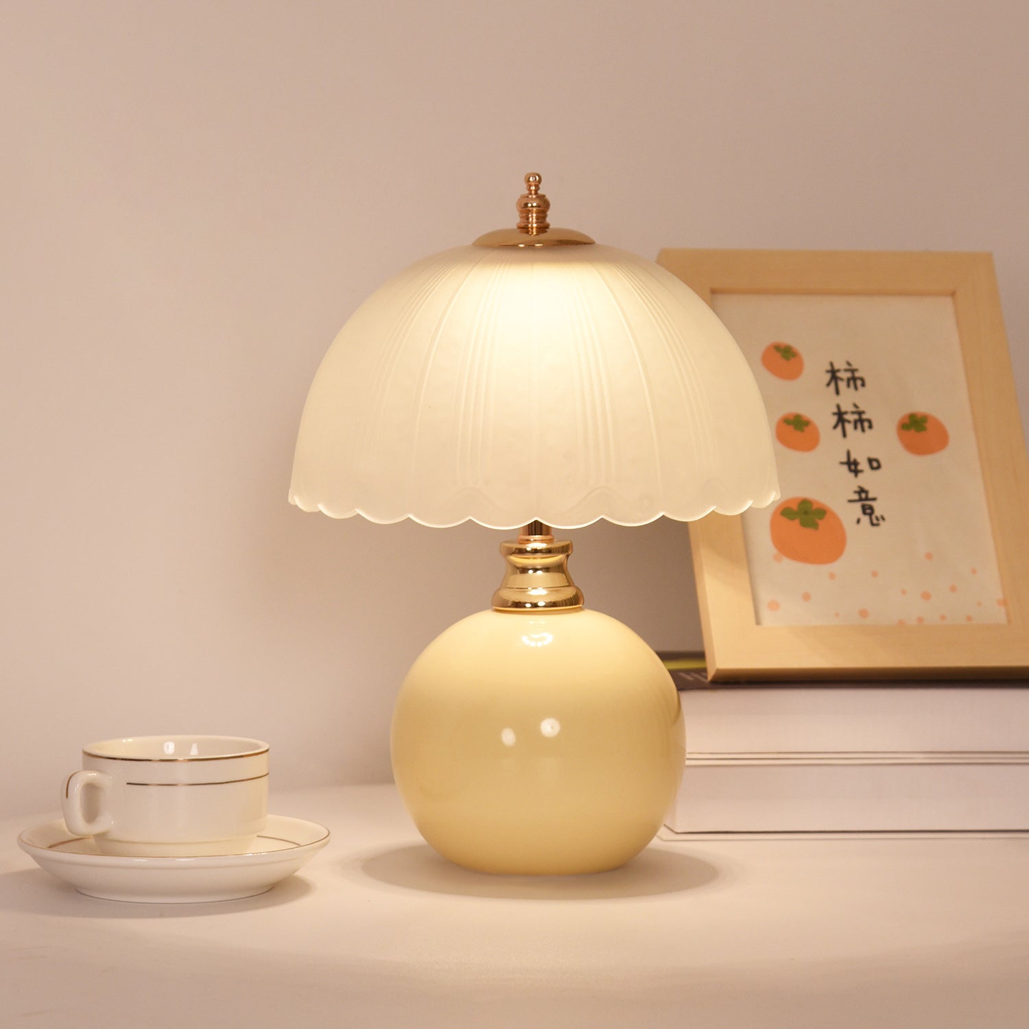 Nordic Contemporary Half-Dome Flower Globe Table Table Lamp