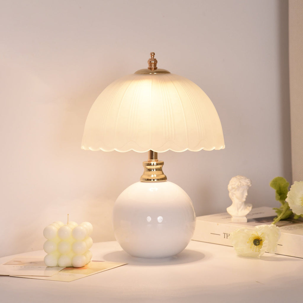 Nordic Contemporary Half-Dome Flower Globe Table Table Lamp