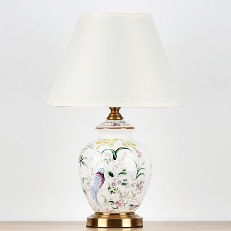 Traditional Chinese Patterned Bird Scalloped Table Lamp
