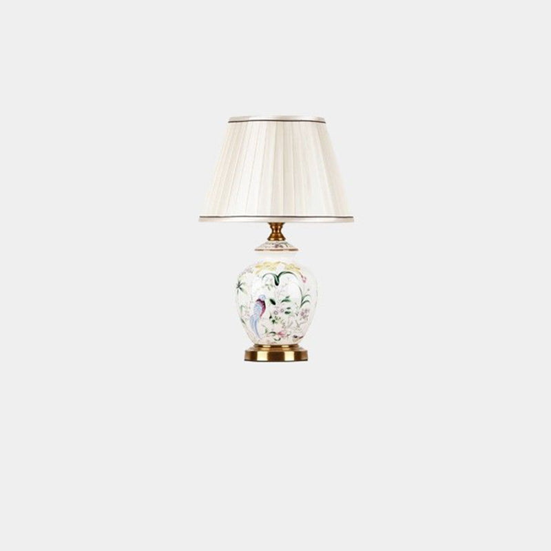 Traditional Chinese Patterned Bird Scalloped Table Lamp