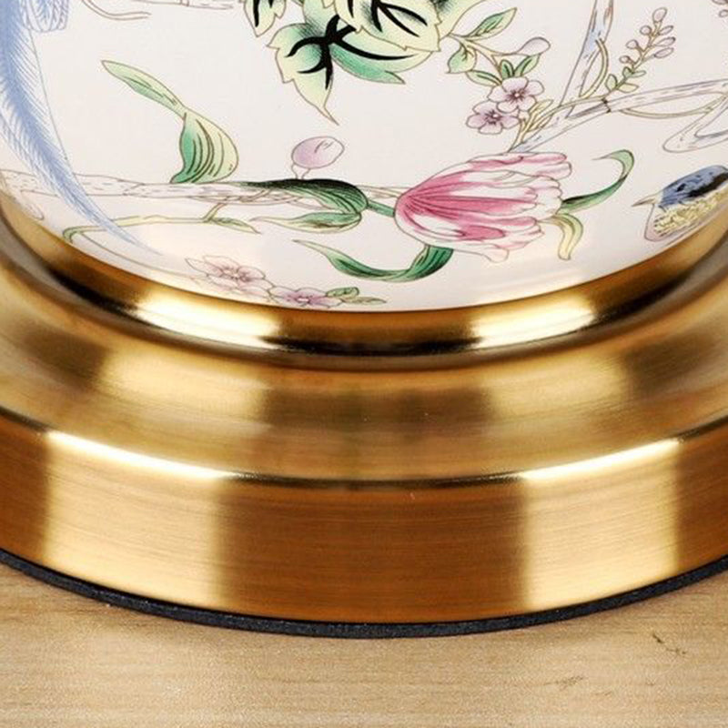 Traditional Chinese Patterned Bird Scalloped Table Lamp