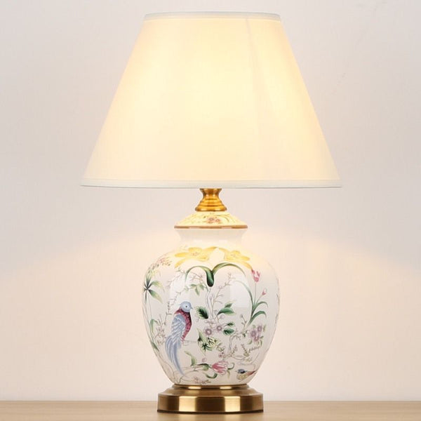Traditional Chinese Patterned Bird Scalloped Table Lamp