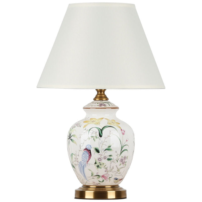 Traditional Chinese Patterned Bird Scalloped Table Lamp