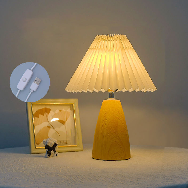 Traditional Vintage Scalloped Pleated Cone Fabric Table Lamp