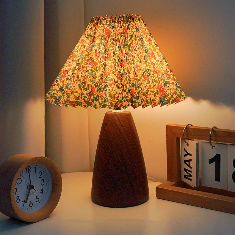 Traditional Vintage Scalloped Pleated Cone Fabric Table Lamp