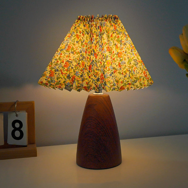Traditional Vintage Scalloped Pleated Cone Fabric Table Lamp
