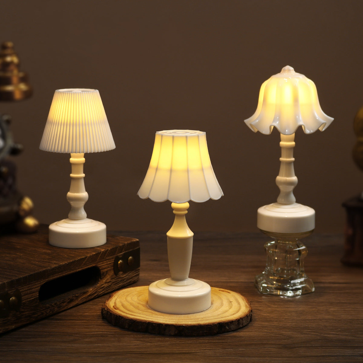 Nordic Battery ABS Flower Pleated LED Table Lamp Table Lamp